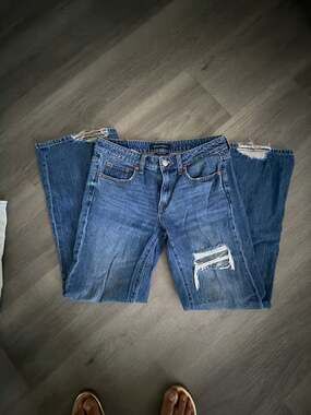 Aéropostale High-Rise Distressed Straight Leg Jeans